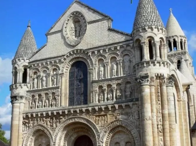 De Charme Dans Un Cadre Calme Et Reposant Сasa de vacaciones Châtellerault